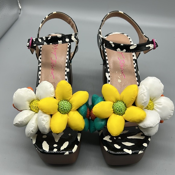 Betsey Johnson Shoes - Betsey Johnson Black and White Floral Heels